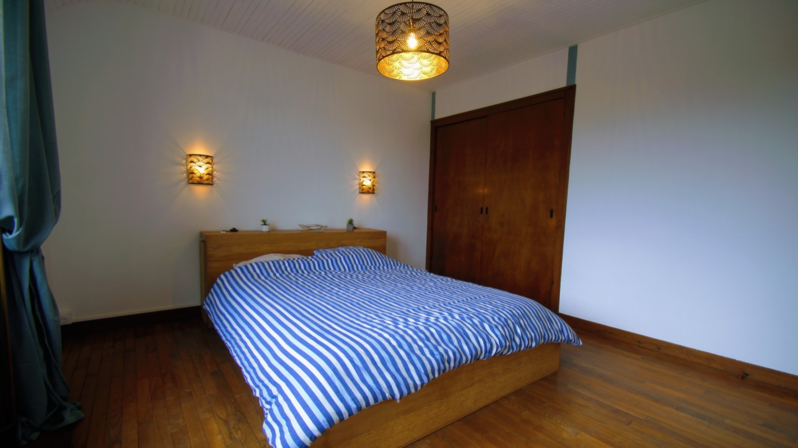 Chambre avec lit double